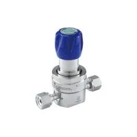 Регулятор AMFLO UHP AU23 Материал: Код Z (Body,Poppet, Nozzle,Diaphragm,Gland-SUS316L,Seat: PCTFE) ; Поверхность 0.25 um; 3х портовый, вх. давл. 206 бар, CV-0.9
